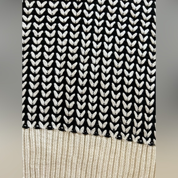 Banana Republic Heart Patterend Sweater. XS - Picture 3 of 6